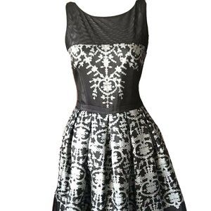 Taylor Black Silver Sleeveless Keyhole Pleated A-Line Pocket Dress Sz 4